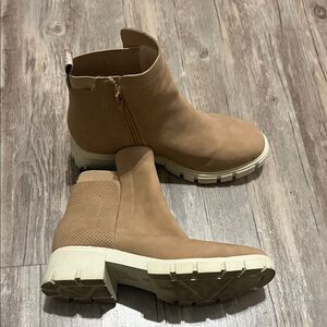 Journee Collection Tan Ankle Booties